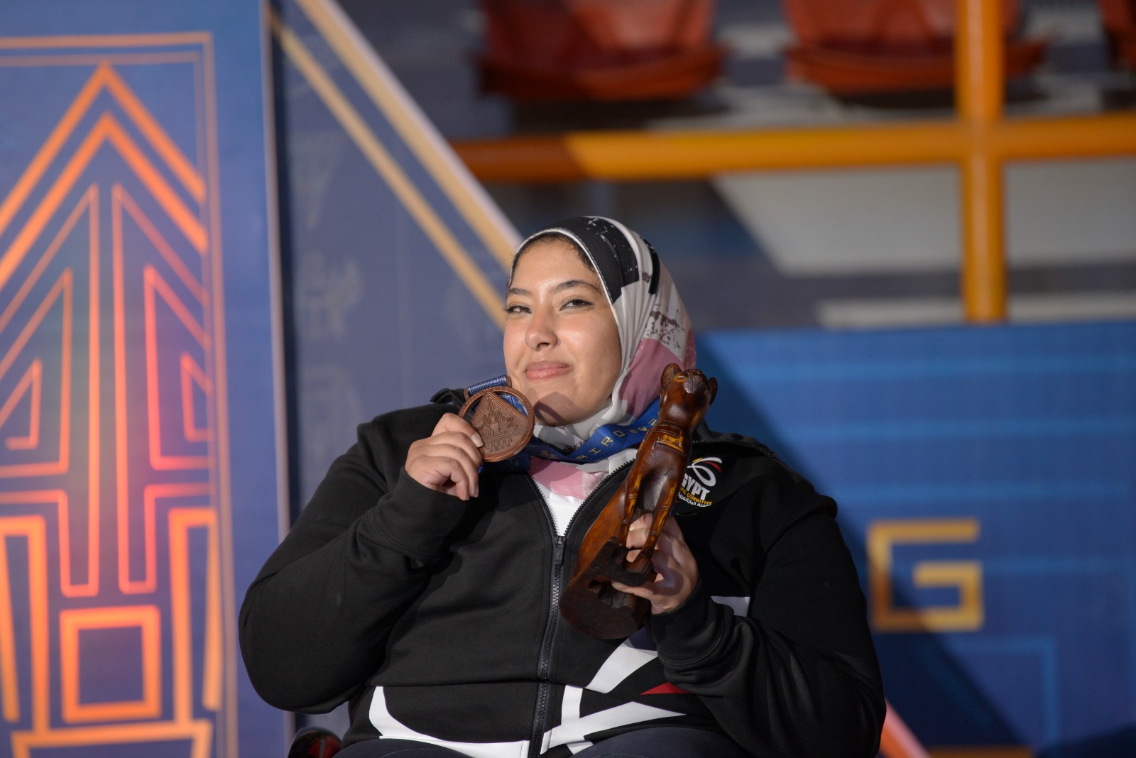 فاطمة محروس تحصد برونزية وزن 67 كجم ببطولة العالم لرفع الأثقال ...
